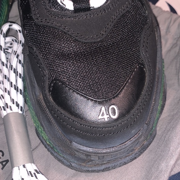 AUTHENTIC BALENCIAGA TRIPLE S‼️🖤💚 - Picture 4 of 7